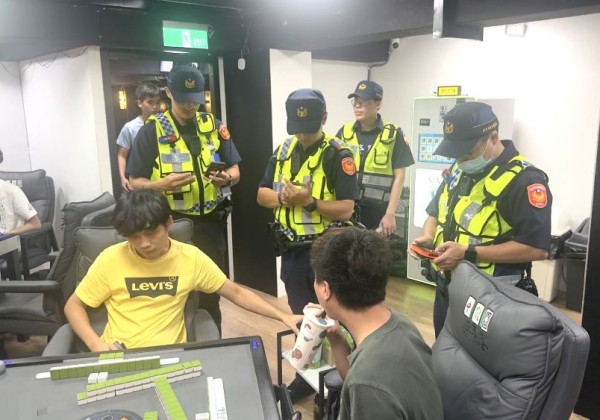 青春專案啟動   板橋警淨化環境護青少年
