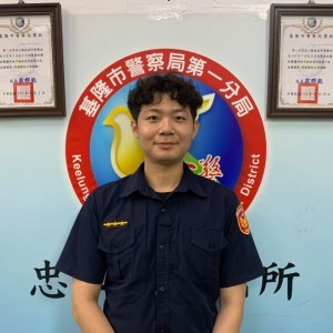 失智婦清晨誤上國道  基警暖心護婦人安全