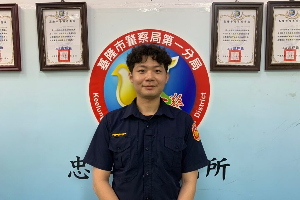 失智婦清晨誤上國道 基警暖心護婦人安全 失智婦清晨誤上國道 基警暖心護婦人安全