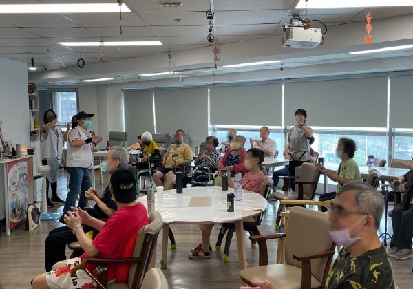 基隆市志推中心「暖心連線」傳遞愛與溫暖