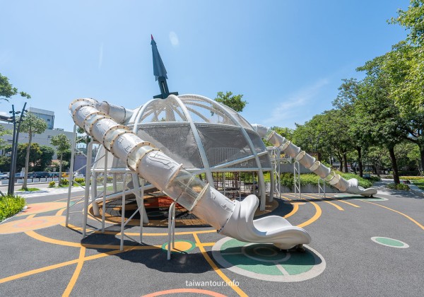 【龍潭運動公園兒童遊戲場】軍事主題特色公園! 【龍潭運動公園兒童遊戲場】軍事主題特色公園!