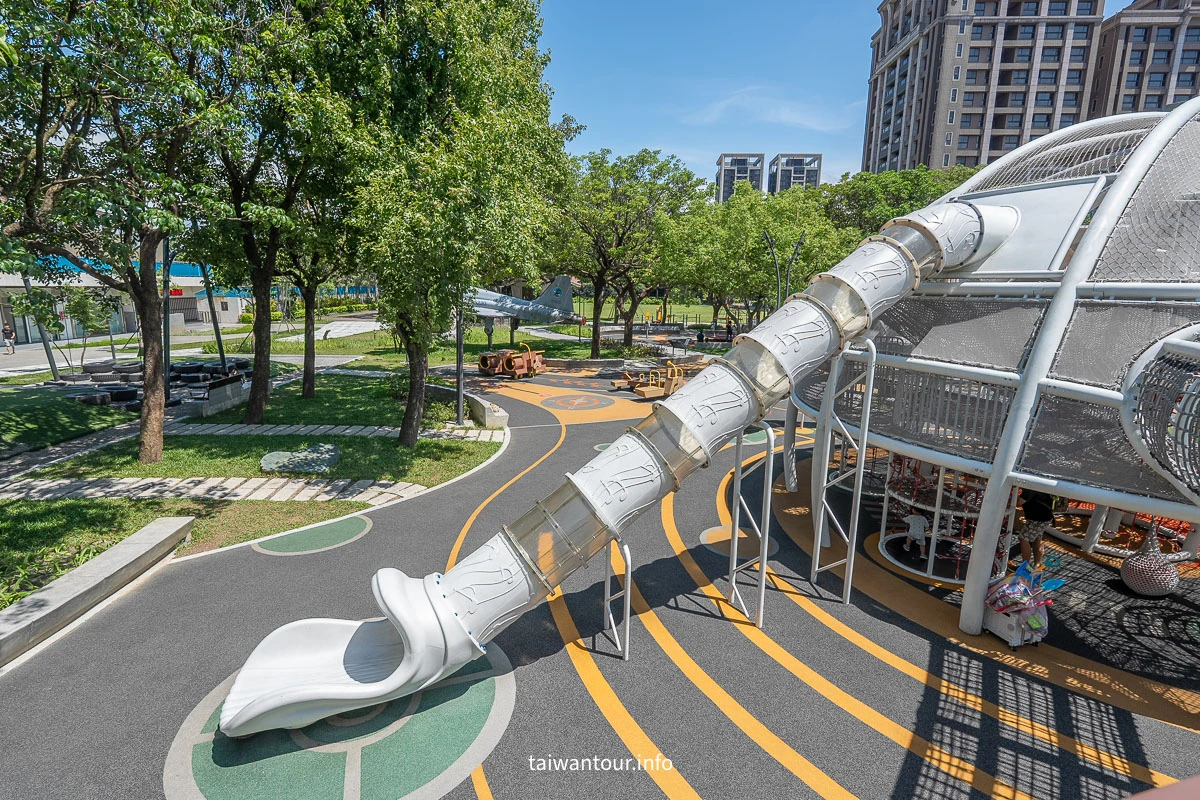【龍潭運動公園兒童遊戲場】軍事主題特色公園! 【龍潭運動公園兒童遊戲場】軍事主題特色公園!