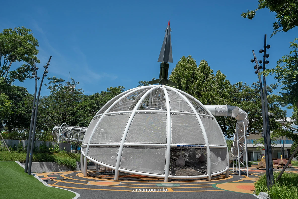 【龍潭運動公園兒童遊戲場】軍事主題特色公園! 【龍潭運動公園兒童遊戲場】軍事主題特色公園!