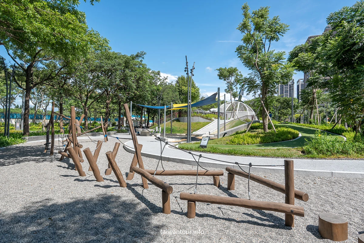 【龍潭運動公園兒童遊戲場】軍事主題特色公園！