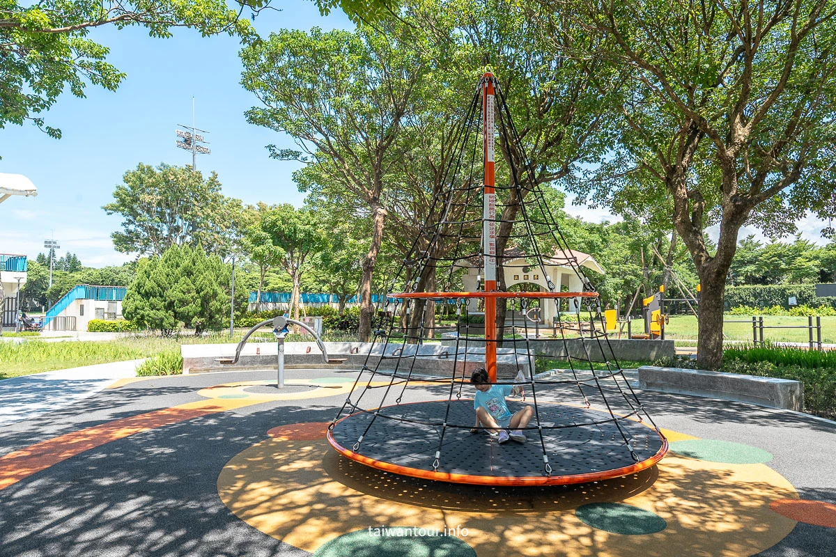 【龍潭運動公園兒童遊戲場】軍事主題特色公園! 【龍潭運動公園兒童遊戲場】軍事主題特色公園!