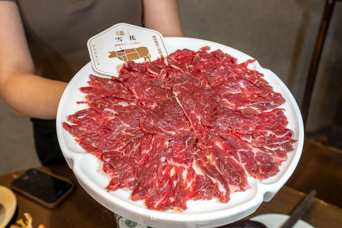 【小膳香成都麻辣火鍋】台北東區溫體牛推薦鴛鴦鍋聚餐.菜單