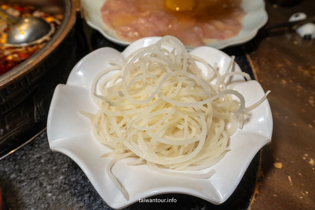 【小膳香成都麻辣火鍋】台北東區溫體牛推薦鴛鴦鍋聚餐.菜單 【小膳香成都麻辣火鍋】台北東區溫體牛推薦鴛鴦鍋聚餐.菜單