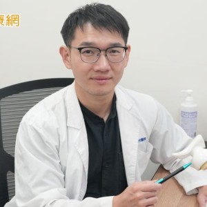他髖部疼痛竟是「這裡」壞死　姊姊看病意外查出病因