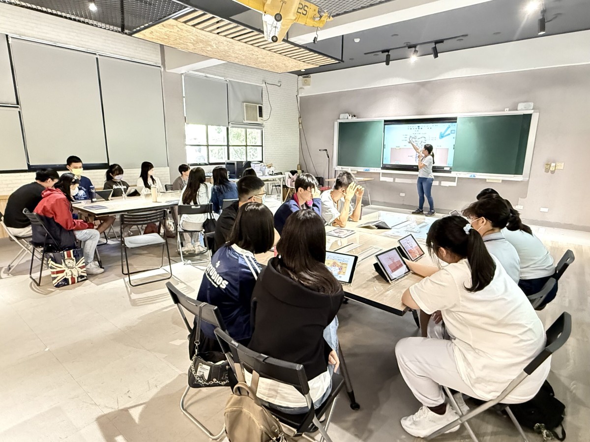 二信高中舉辦暑期AI科技融入群科學習體驗營