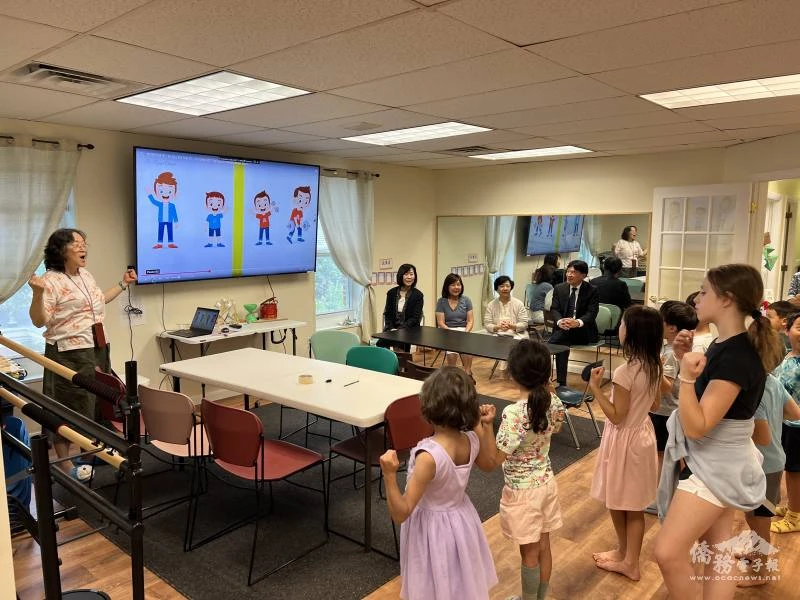 波士頓兩所臺灣華語文學習中心 榮幼娥讚許辦學有成