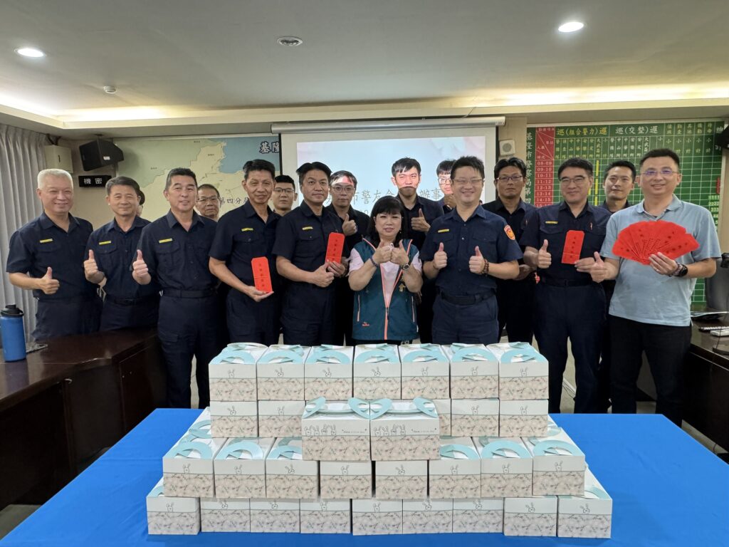 父親節溫馨慶祝活動 感謝警察爸爸辛勞付出 父親節溫馨慶祝活動 感謝警察爸爸辛勞付出