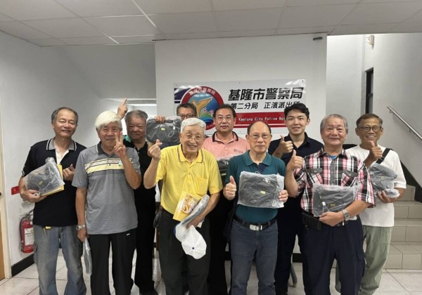 正濱警民一家  共度父親佳節