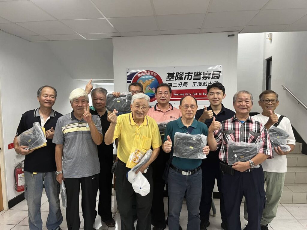 正濱警民一家  共度父親佳節