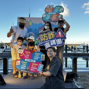 基二警結合  2025基隆鎖管季  活動與青少年朋友互動宣導