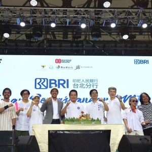 2025印尼移工文化嘉年華「印尼五月天」GiGi樂團熱唱 破萬粉絲擠爆市民廣場