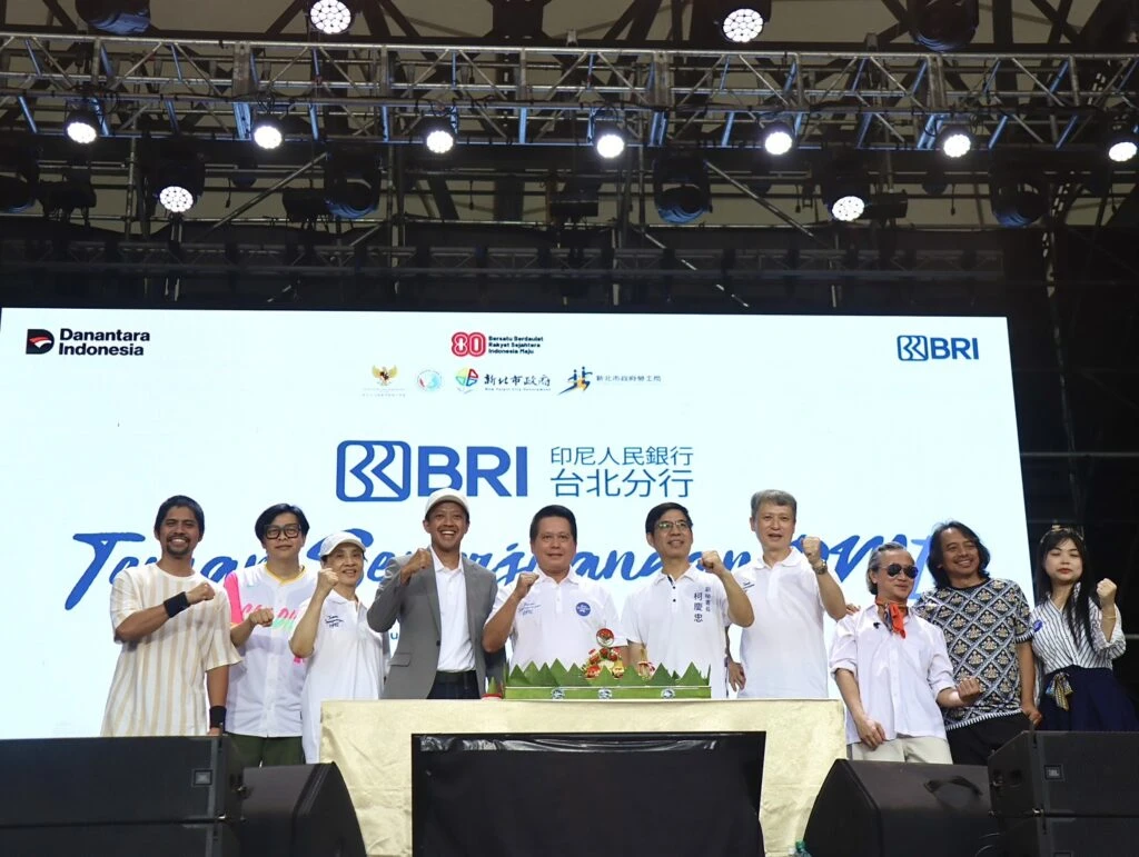2025印尼移工文化嘉年華「印尼五月天」GiGi樂團熱唱 破萬粉絲擠爆市民廣場