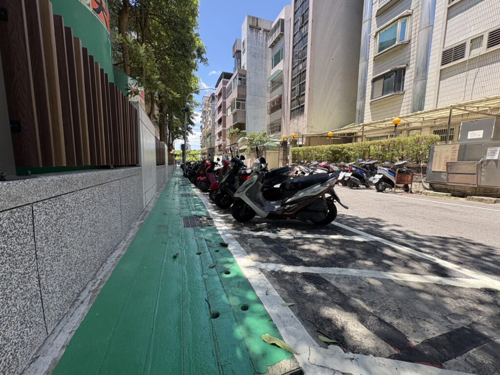 蘆洲長安街313巷完成標線型人行道　提升學童通行安全