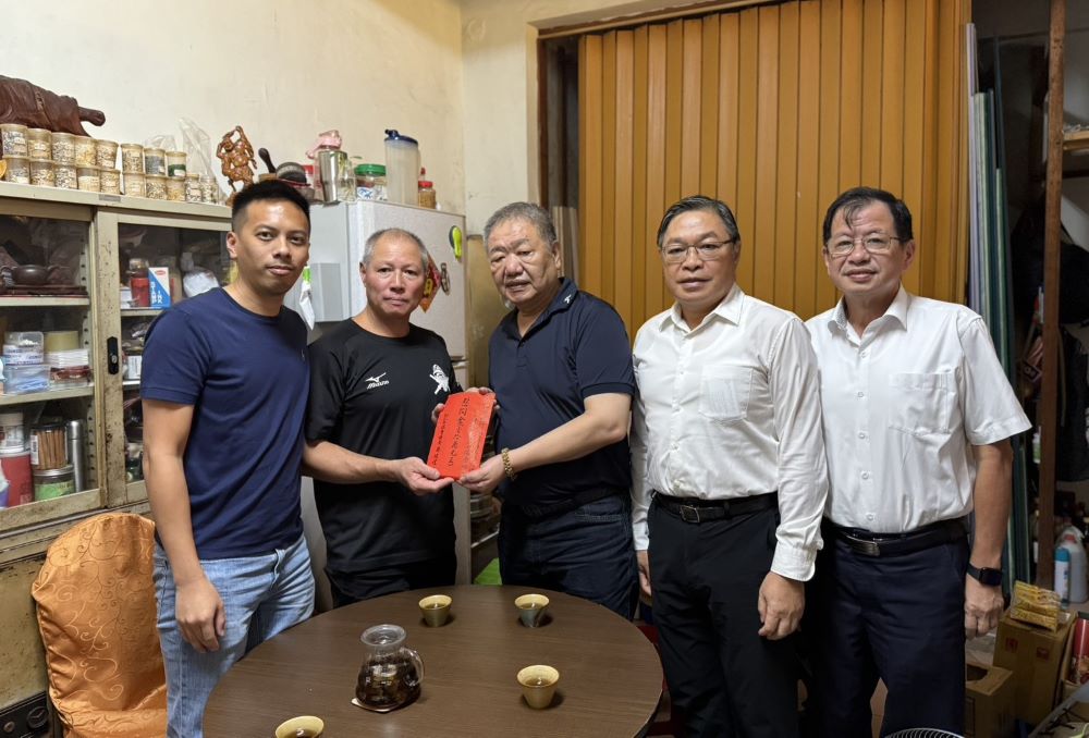 烏來義消英勇救人重傷 新北市議長兼義消總隊長親訪慰問 烏來義消英勇救人重傷 新北市議長兼義消總隊長親訪慰問