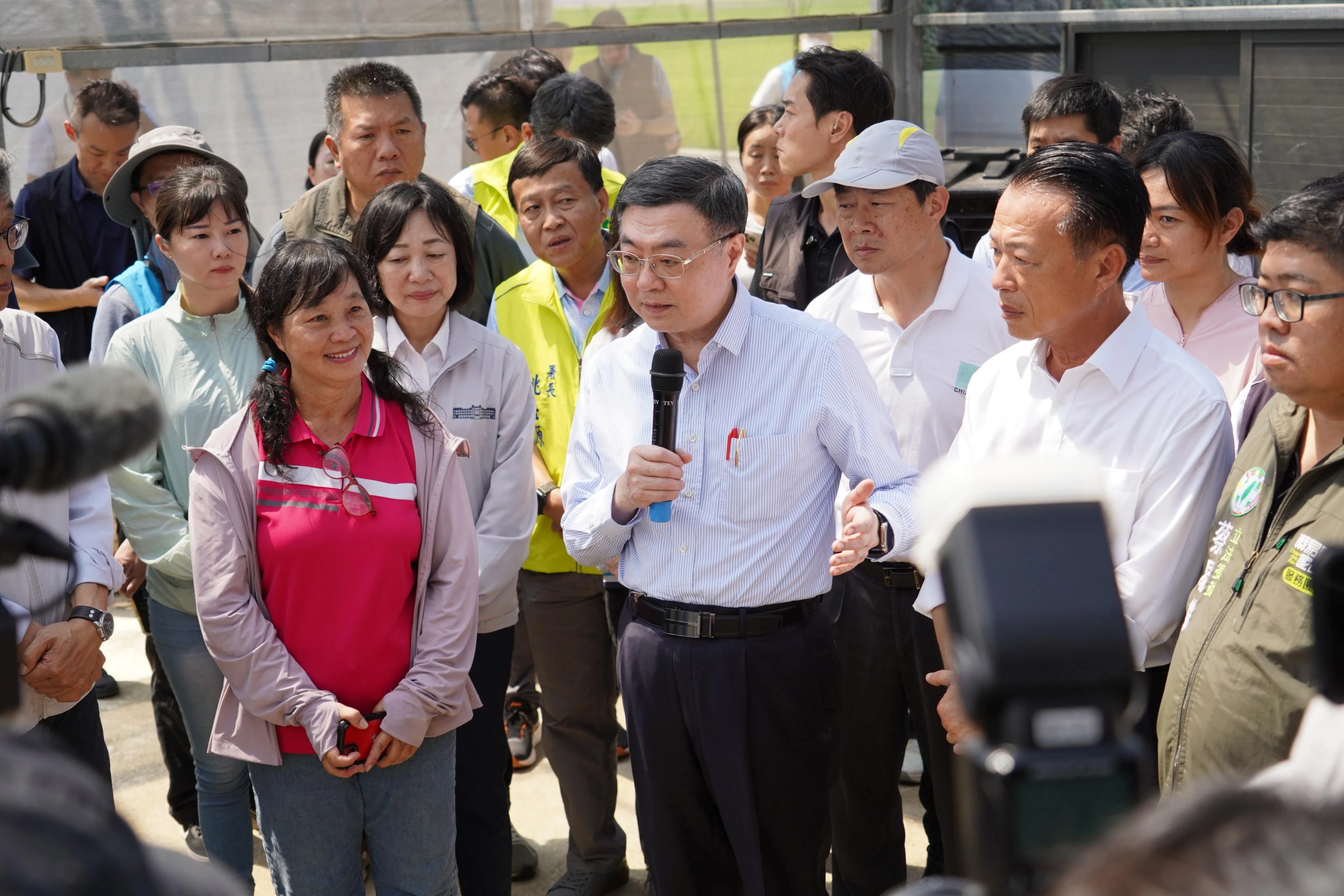 行政院卓院長關心風災後農產業復建情形 視察嘉義縣溫網室設施重建進度