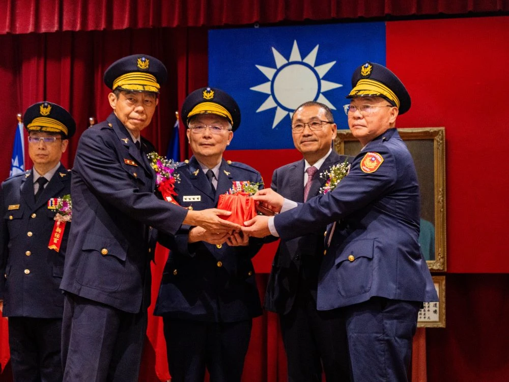 新北市警局長、分局長及大隊長聯合布達交接