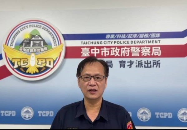 警員張宏銓發現巷內起火            隻身迅持滅火器予以撲滅