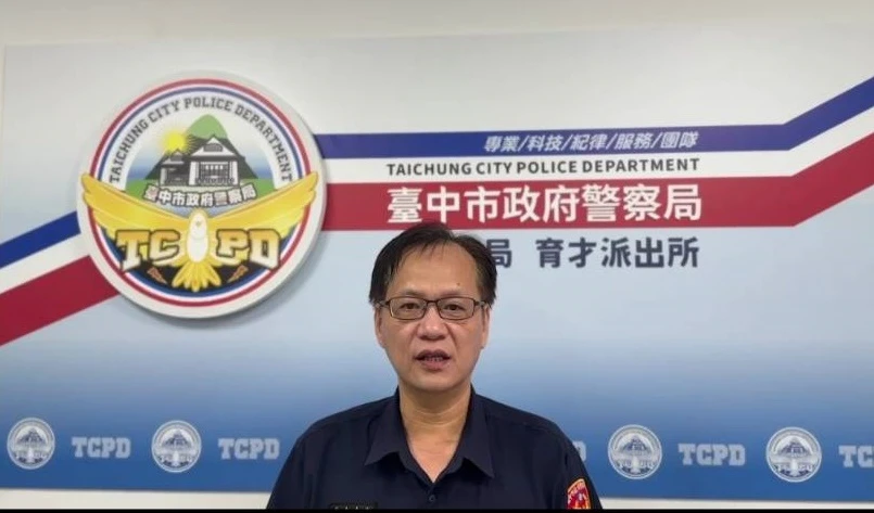 警員張宏銓發現巷內起火            隻身迅持滅火器予以撲滅