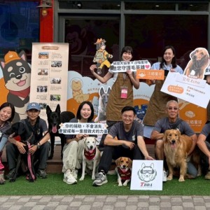 毛英雄進場看棒球！搜救犬「安心捐款行動」盼獲全民應援