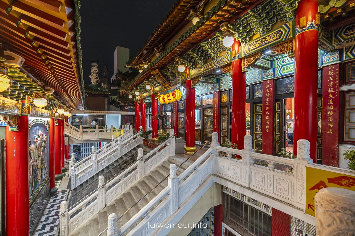 【高雄三鳳宮】高雄夜景網美景點推薦.香客大樓.交通