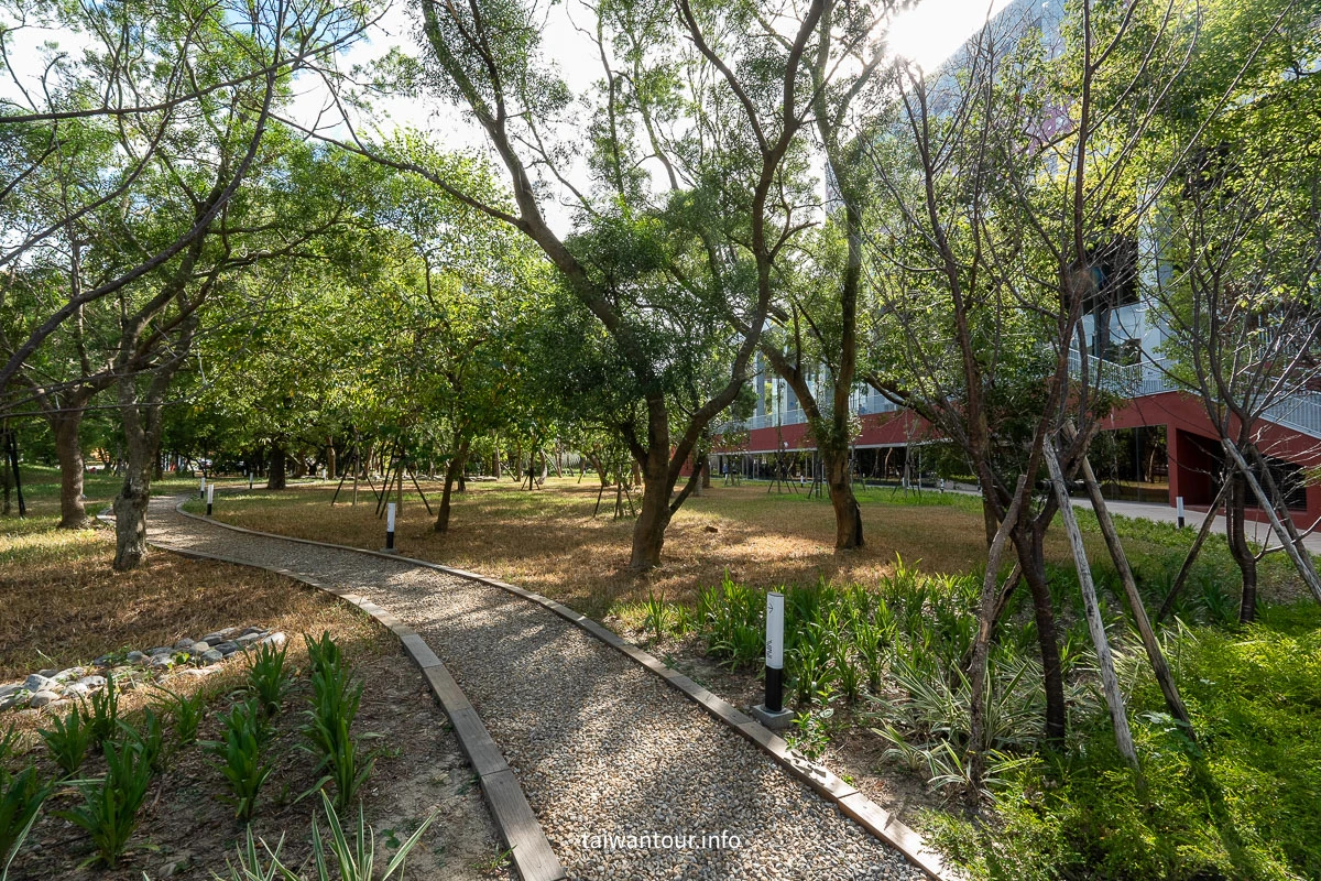 【林口國家檔案館】不只是檔案庫,更是網美咖啡廳.親子樂園! 【林口國家檔案館】不只是檔案庫,更是網美咖啡廳.親子樂園!
