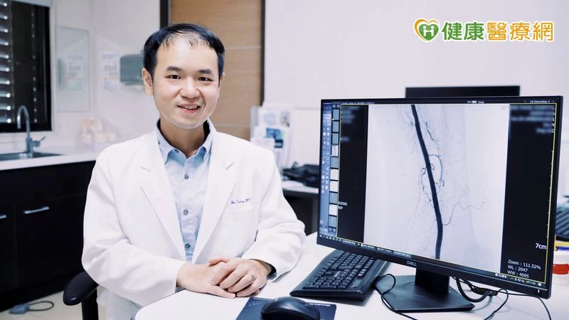 退化性關節炎反覆疼痛？　「1微創手術」減少發炎、降低不適