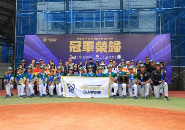 東園少棒凱旋遊行 參與林智勝引退賽 大師兄傳承小將感動全場