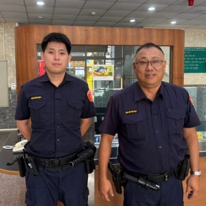 老翁騎車自摔失去呼吸心跳  瑞芳員警緊急CPR救回一命