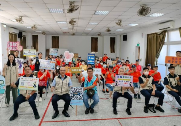 基一警與英仁里守望相助隊  共同辦理社區治安會議宣導