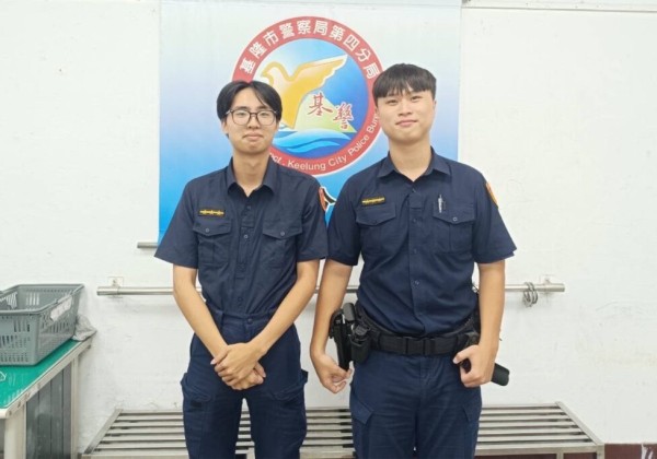 夜釣不慎失足跌落堤防  警消黑夜急救援