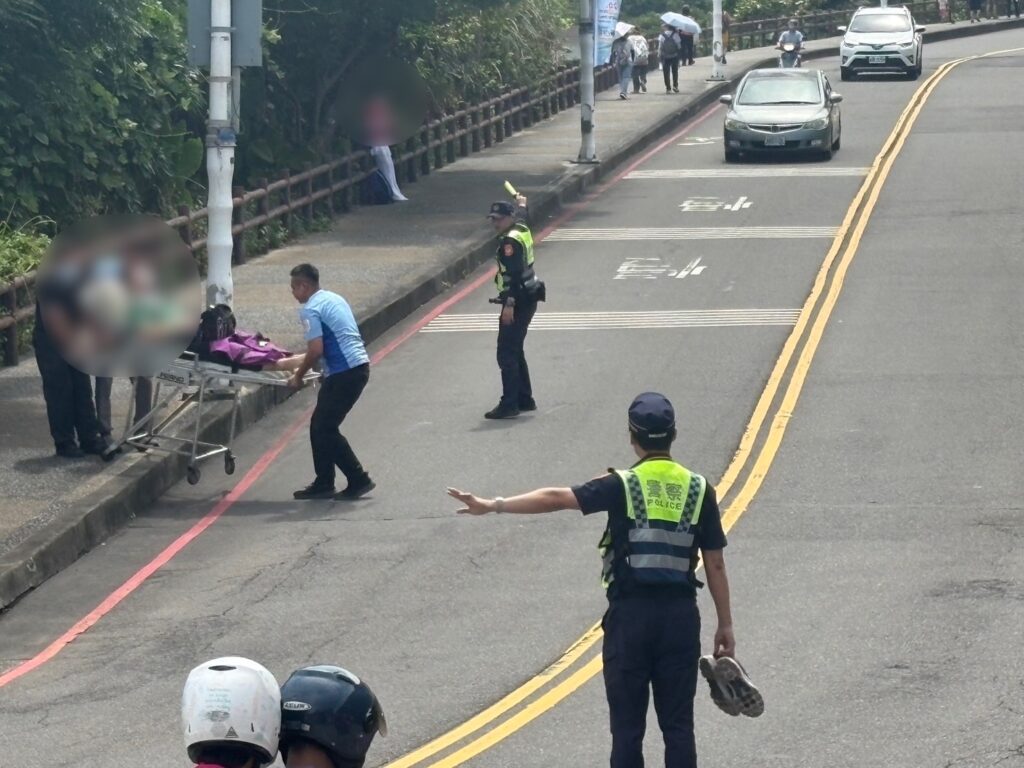 健走活動婦人身體不適  警即時協助醫救護