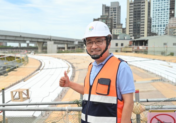 國道1號林口交流道改善工程進度超前 侯友宜：感謝施工團隊努力 盼提前完工