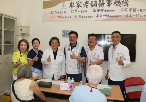 幸福送暖 讓愛從頭   劉和然：感謝永和婦女會及各界23年來的愛心
