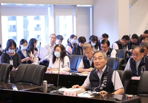 中市民進黨團提案要求普發現金5萬元  國民黨團：別打烏賊戰