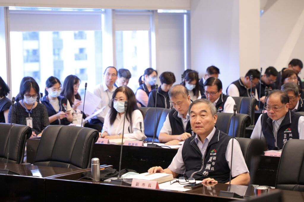 中市民進黨團提案要求普發現金5萬元  國民黨團：別打烏賊戰