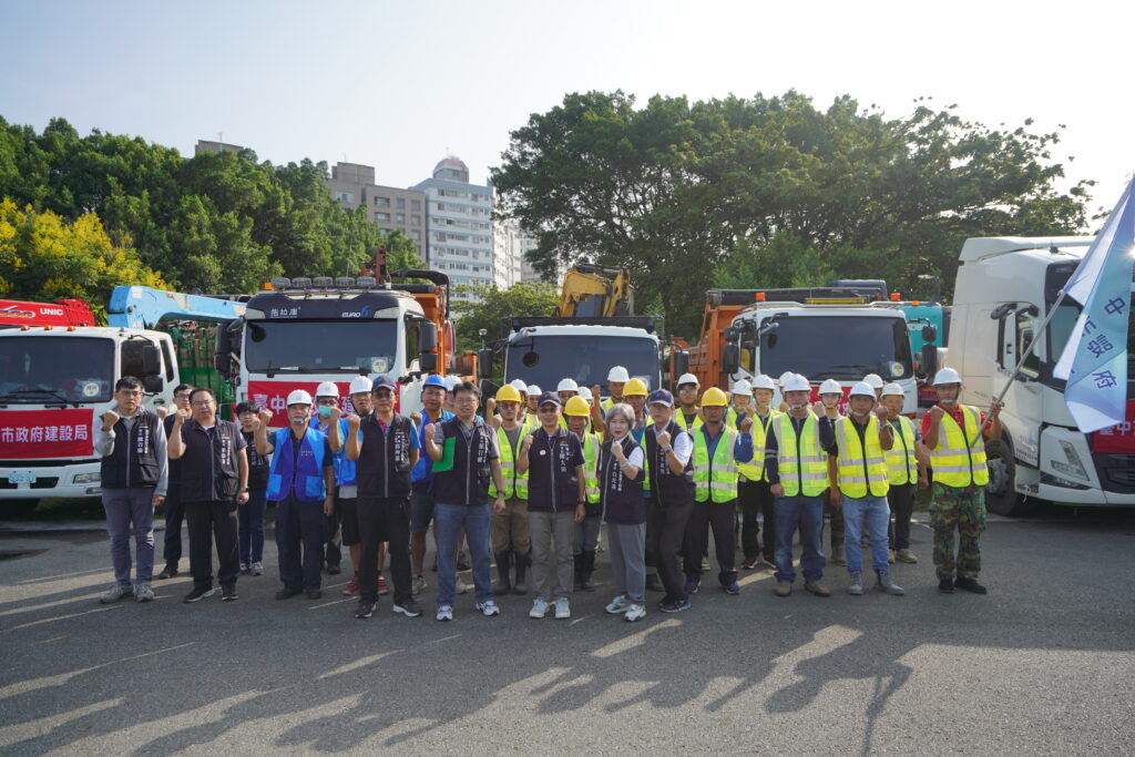 哪裡有需要台中隊就在哪裡   中市環保局、建設局火速馳援花蓮災區