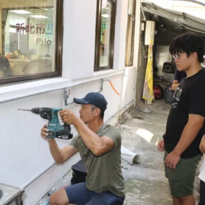 林口觀照園攜手新北少年培力園 為街友愛心房東友善租屋處粉刷