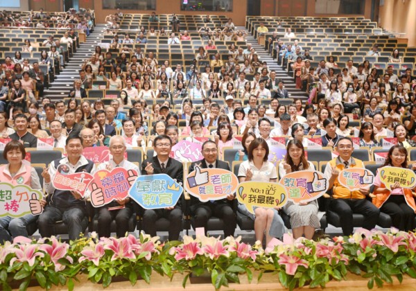 侯友宜感謝春風化雨陪伴孩子茁壯