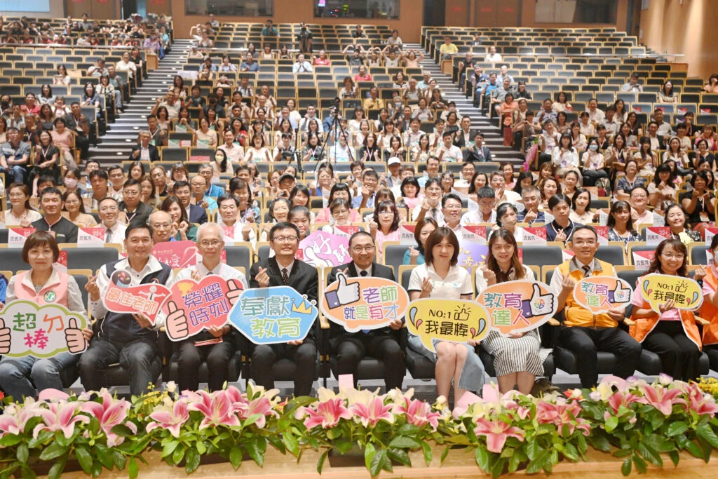 侯友宜感謝春風化雨陪伴孩子茁壯