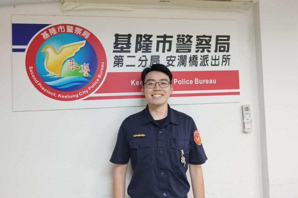 老翁深夜迷途  警助返家