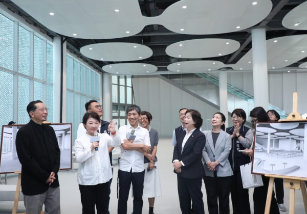 台中綠美圖開館倒數   盧秀燕攜建築師搶先開箱