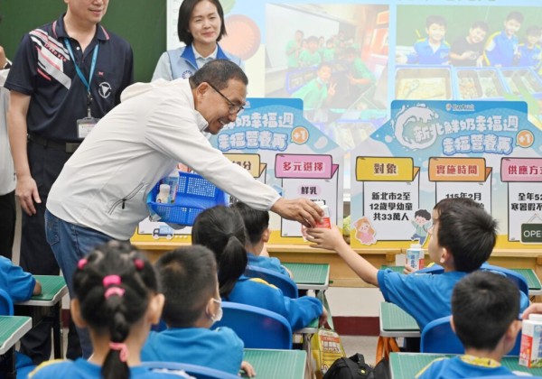 新北市推動「鮮奶幸福週」侯友宜：全年供應讓孩子健康成長