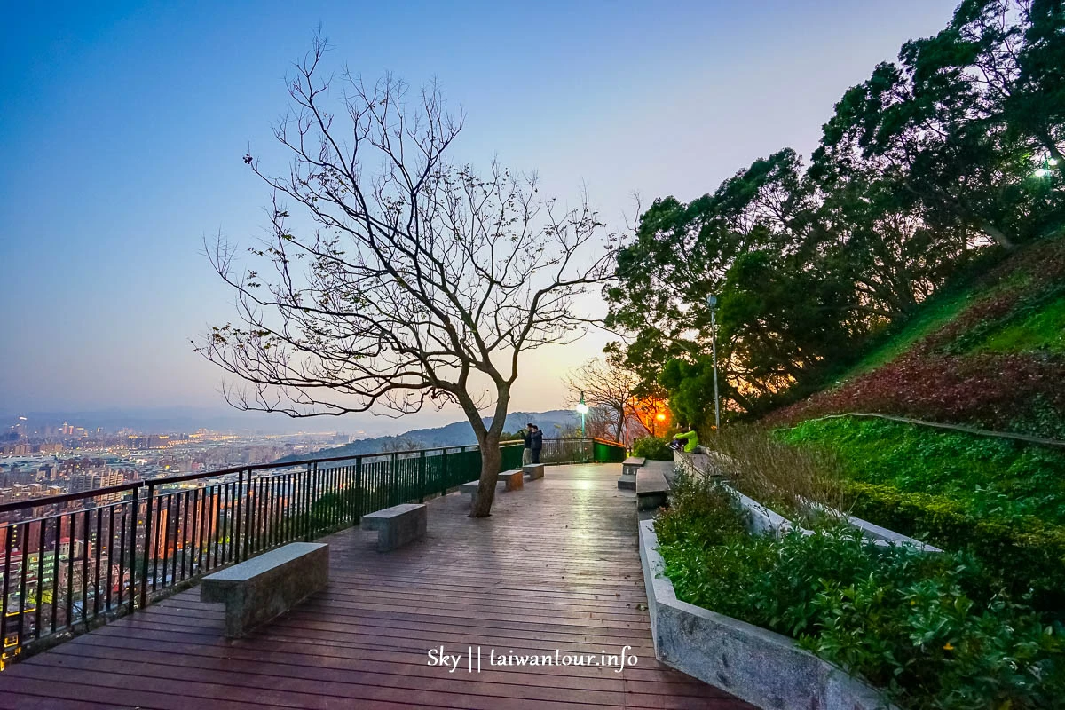 【水碓觀景公園】五股櫻花秘境百萬夜景觀景台.私房景點.公車