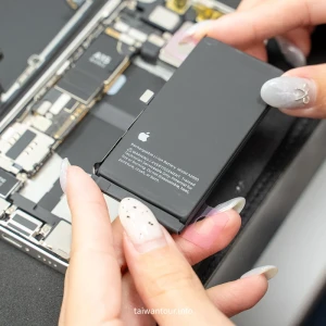 【台南iPhone維修/換電池推薦】 保衛站-東區仁和店 原廠電池預約享優惠 保固長達12個月 使用原廠零件(iPhone/Macbook/iPad維修)