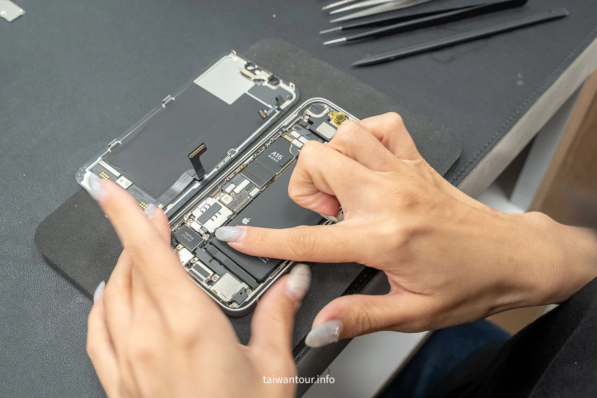 【台南iPhone維修/換電池推薦】 保衛站-東區仁和店 原廠電池預約享優惠 保固長達12個月 使用原廠零件(iPhone/Macbook/iPad維修) 【台南iPhone維修/換電池推薦】 保衛站-東區仁和店 原廠電池預約享優惠 保固長達12個月 使用原廠零件(iPhone/Macbook/iPad維修)