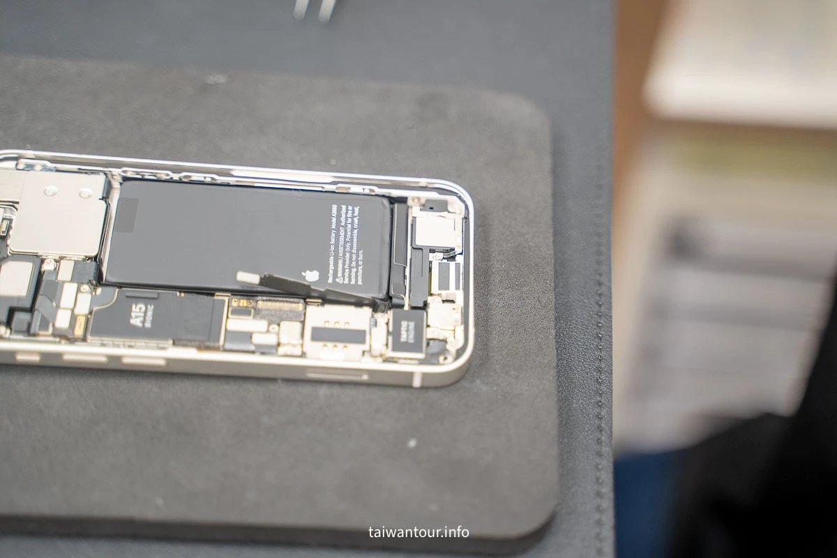 【台南iPhone維修/換電池推薦】 保衛站-東區仁和店 原廠電池預約享優惠 保固長達12個月 使用原廠零件(iPhone/Macbook/iPad維修) 【台南iPhone維修/換電池推薦】 保衛站-東區仁和店 原廠電池預約享優惠 保固長達12個月 使用原廠零件(iPhone/Macbook/iPad維修)